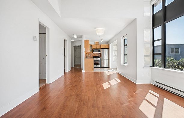 305 2119 Yew Street Kitsilano