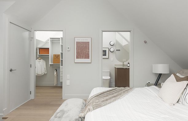 1 2637 W 12th Avenue Kitsilano