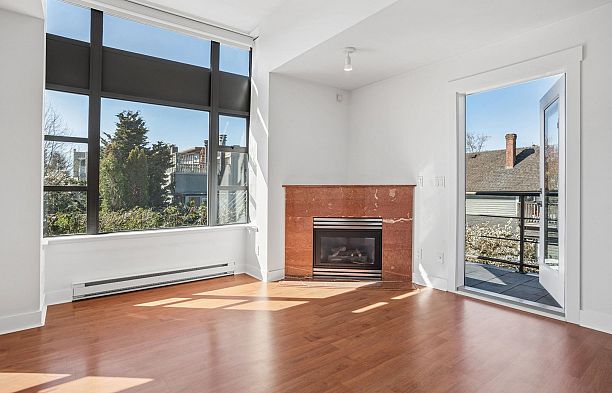 305 2119 Yew Street Kitsilano