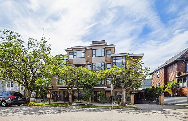 305 2119 Yew Street Kitsilano