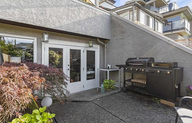 102 2535 York Avenue Kitsilano