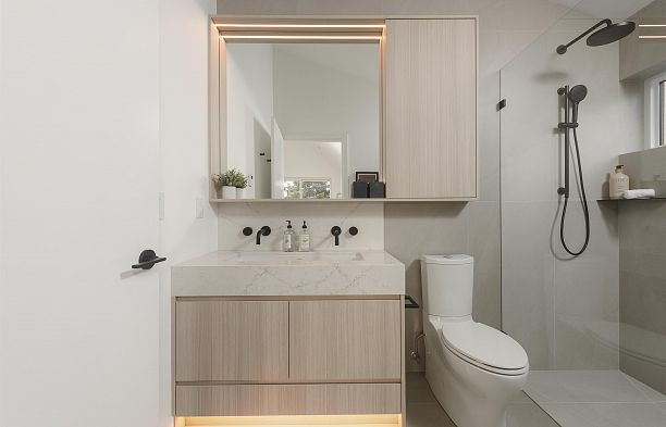 1 2755 W 11th Avenue Kitsilano