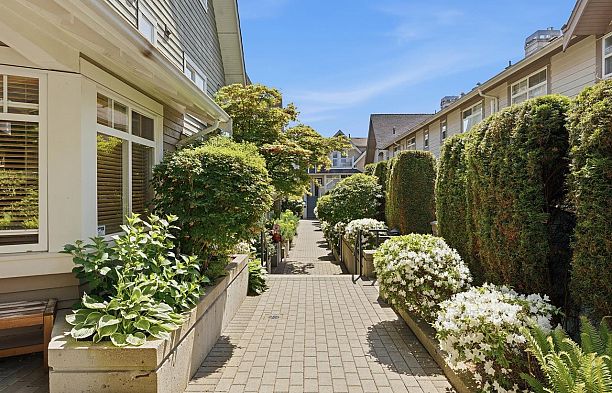 5338 Larch Street Kerrisdale