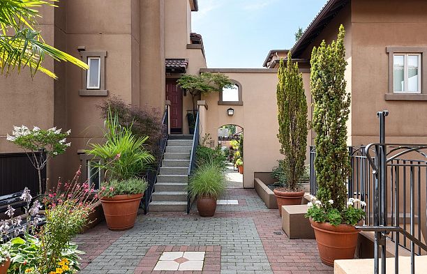 26 3036 W 4 Avenue Kitsilano