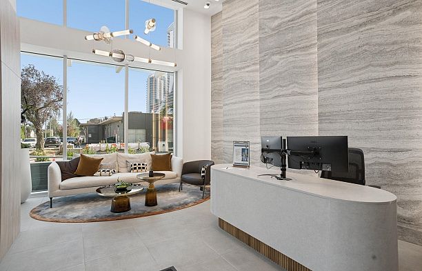 1203 485 W 42 Avenue Oakridge VW