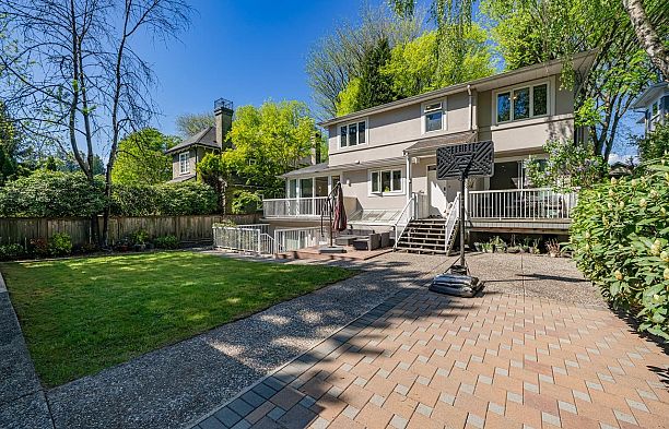 2374 W 35th Avenue Quilchena