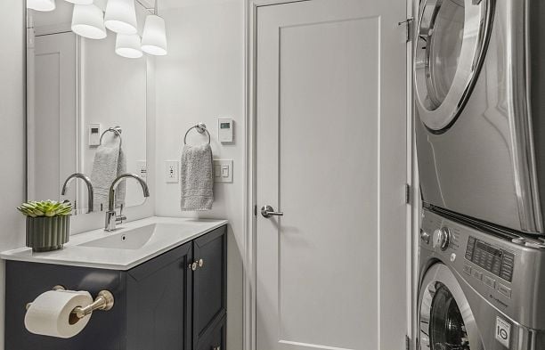 103 2121 W 5th Avenue Kitsilano