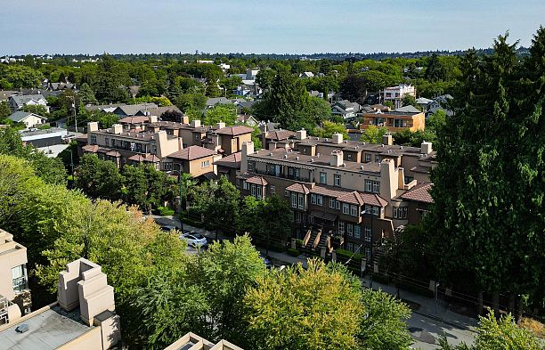 26 3036 W 4 Avenue Kitsilano