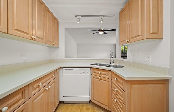 106 4900 Cartier Street Shaughnessy
