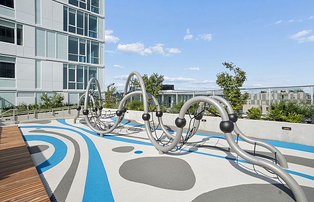 1203 485 W 42 Avenue Oakridge VW