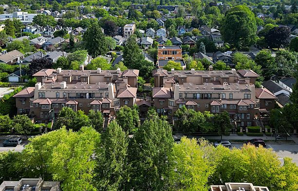 26 3036 W 4 Avenue Kitsilano
