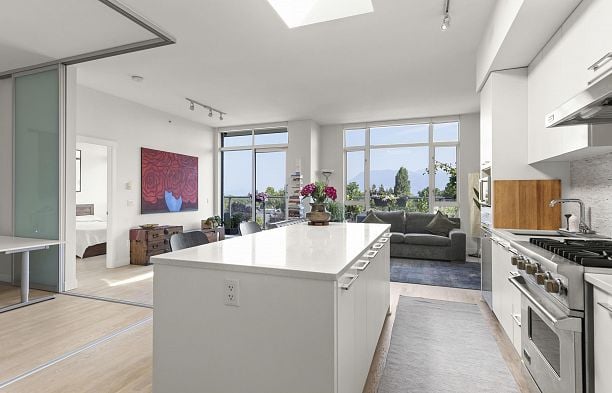 401 4355 W 10th Avenue Point Grey