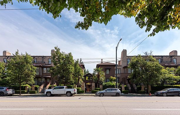 26 3036 W 4 Avenue Kitsilano