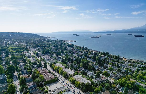 26 3036 W 4 Avenue Kitsilano