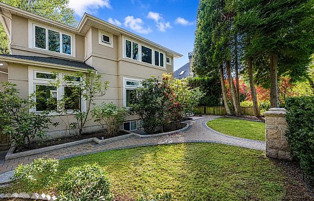 2374 W 35th Avenue Quilchena