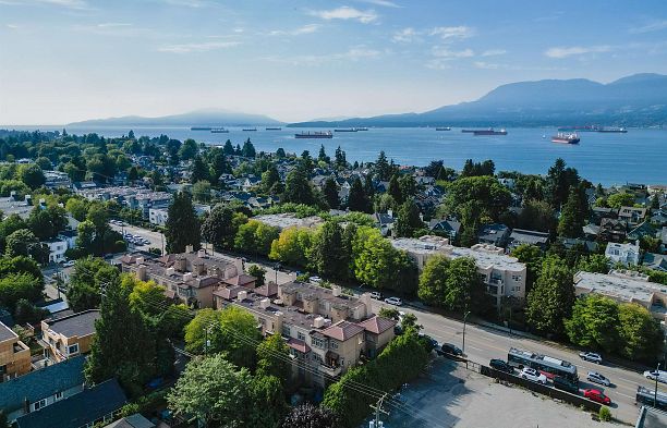 26 3036 W 4 Avenue Kitsilano