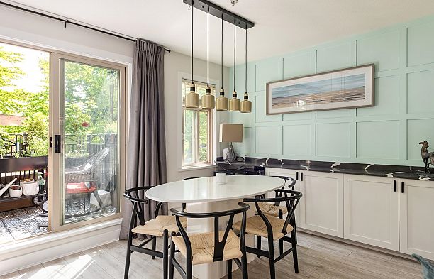 26 3036 W 4 Avenue Kitsilano