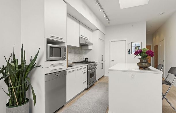 401 4355 W 10th Avenue Point Grey
