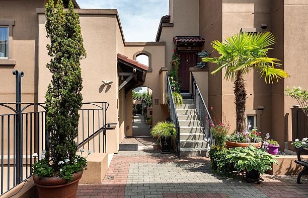 26 3036 W 4 Avenue Kitsilano