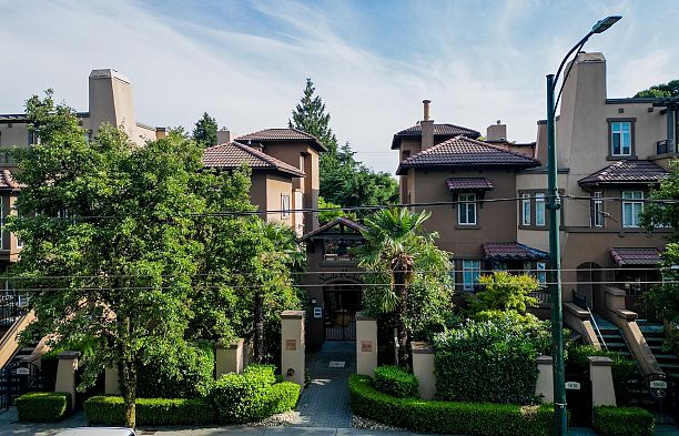 26 3036 W 4 Avenue Kitsilano