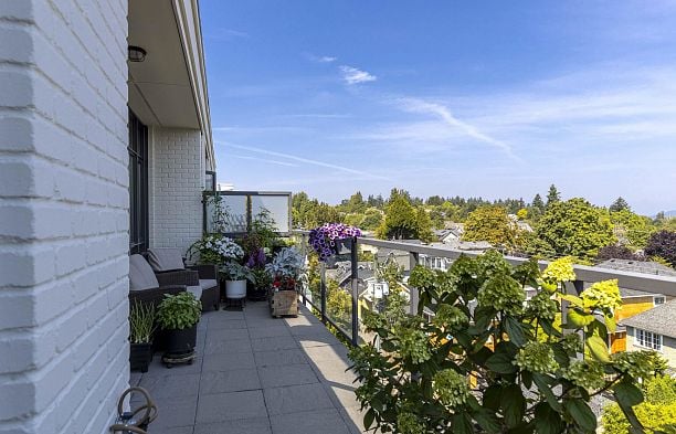 401 4355 W 10th Avenue Point Grey