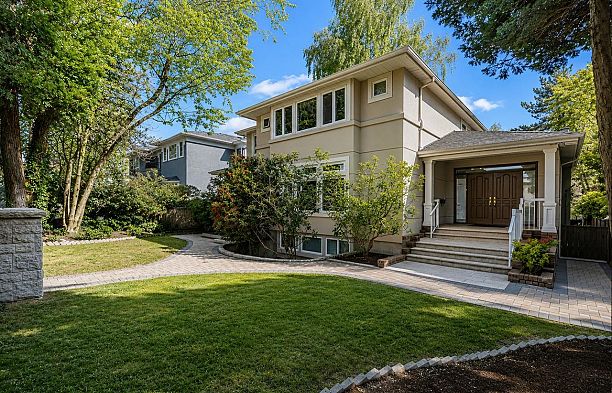2374 W 35th Avenue Quilchena