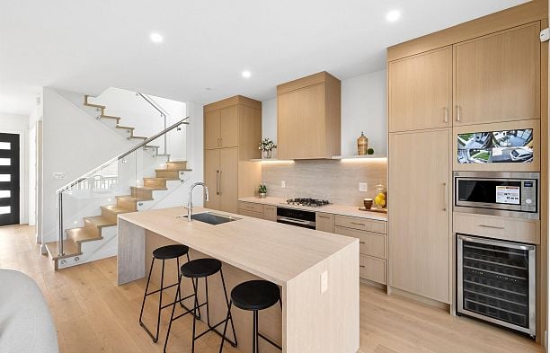 3471 Arbutus Street Arbutus