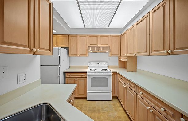 106 4900 Cartier Street Shaughnessy