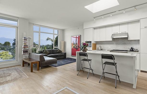 401 4355 W 10th Avenue Point Grey