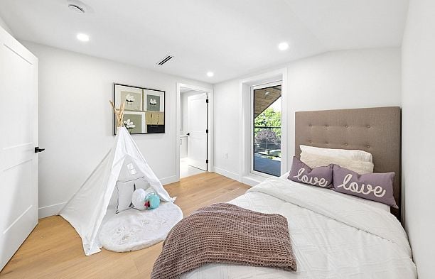 3471 Arbutus Street Arbutus