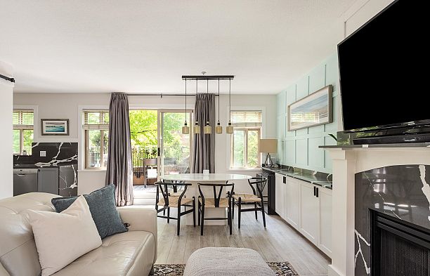 26 3036 W 4 Avenue Kitsilano