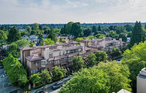 26 3036 W 4 Avenue Kitsilano