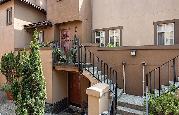 26 3036 W 4 Avenue Kitsilano