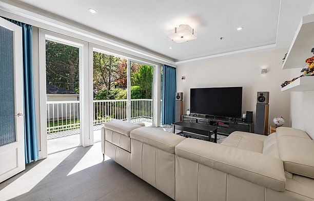 2374 W 35th Avenue Quilchena