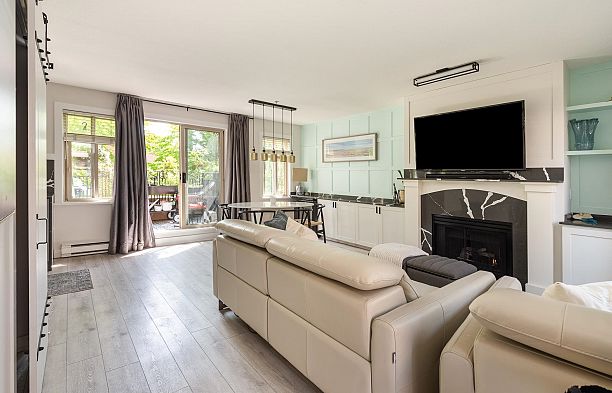 26 3036 W 4 Avenue Kitsilano