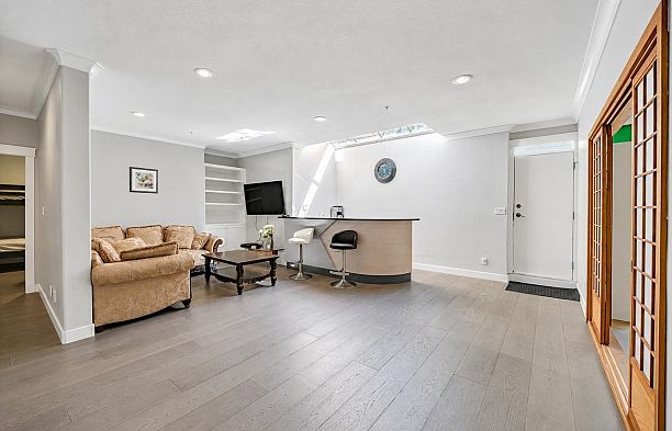 2374 W 35th Avenue Quilchena