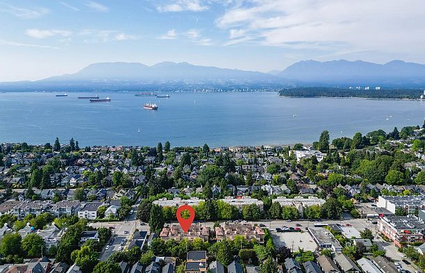 26 3036 W 4 Avenue Kitsilano