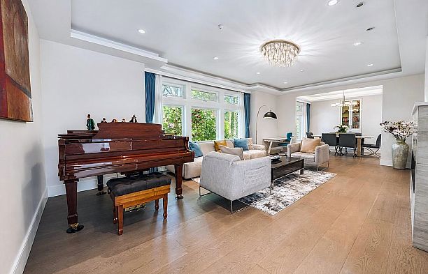 2374 W 35th Avenue Quilchena