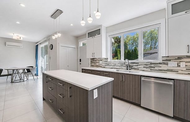 2374 W 35th Avenue Quilchena