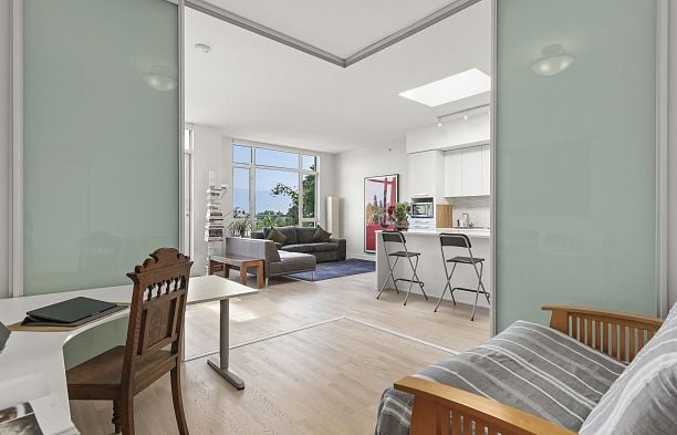 401 4355 W 10th Avenue Point Grey