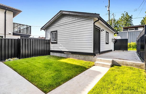1 281 E 48th Avenue Main