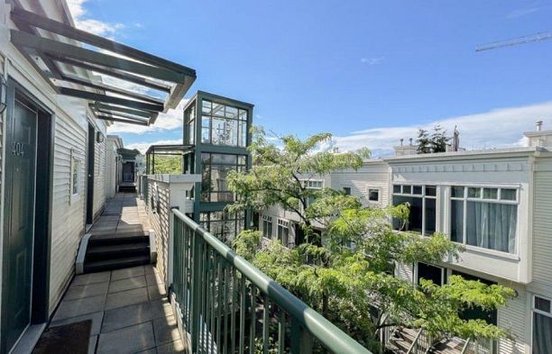 404 3727 W 10th Avenue Point Grey