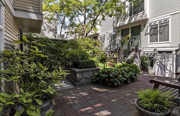 404 3727 W 10th Avenue Point Grey