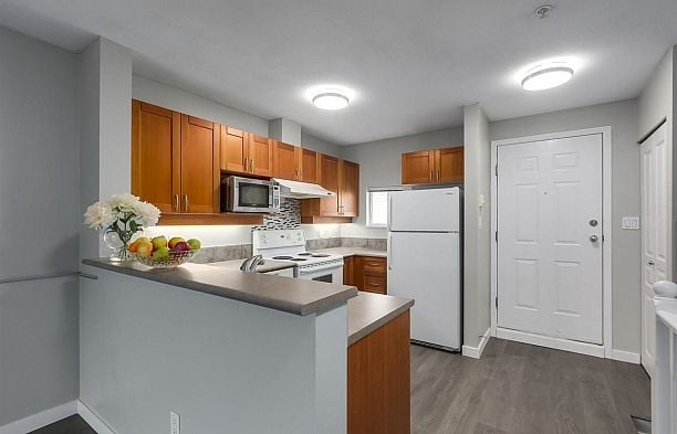 404 3727 W 10th Avenue Point Grey