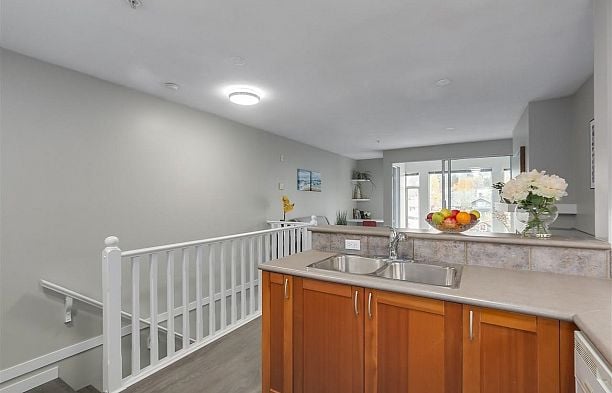 404 3727 W 10th Avenue Point Grey