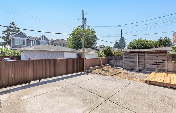 2718 W 19th Avenue Arbutus
