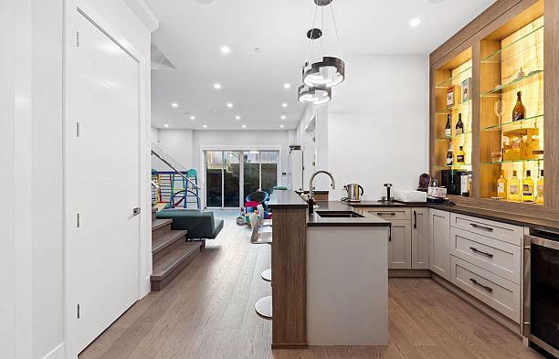 4437 W 13th Avenue Point Grey