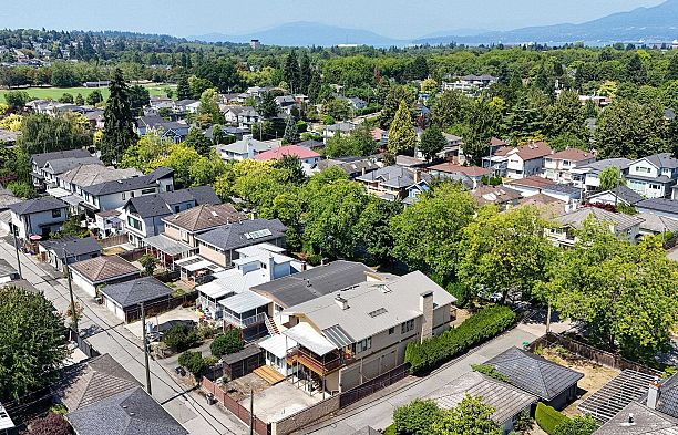 2718 W 19th Avenue Arbutus