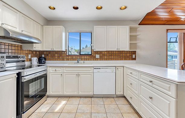 2718 W 19th Avenue Arbutus
