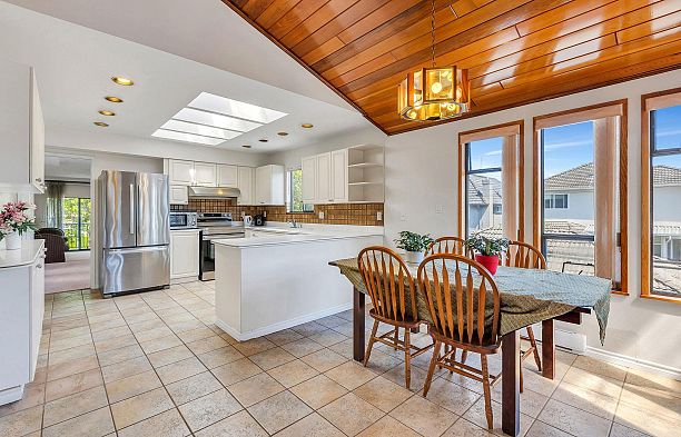 2718 W 19th Avenue Arbutus